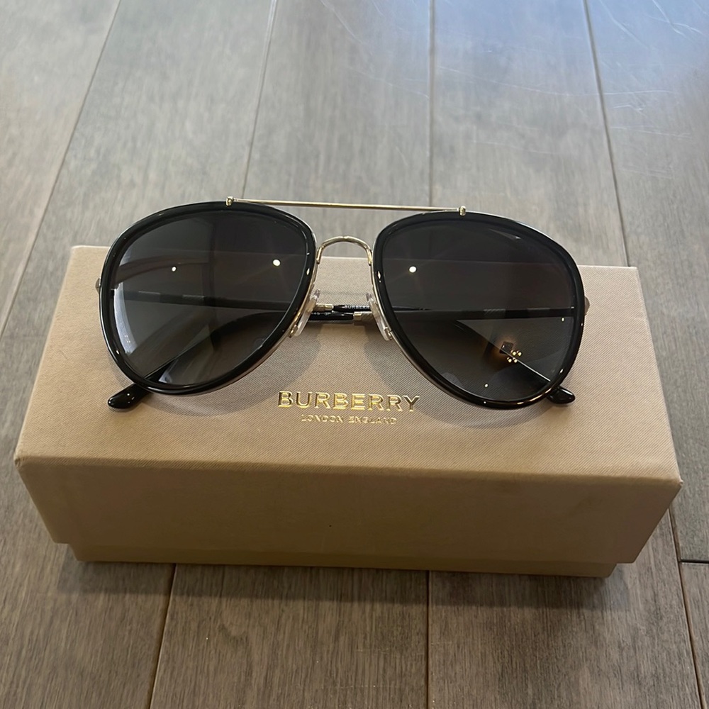 BURBERRY SUNGLASSES